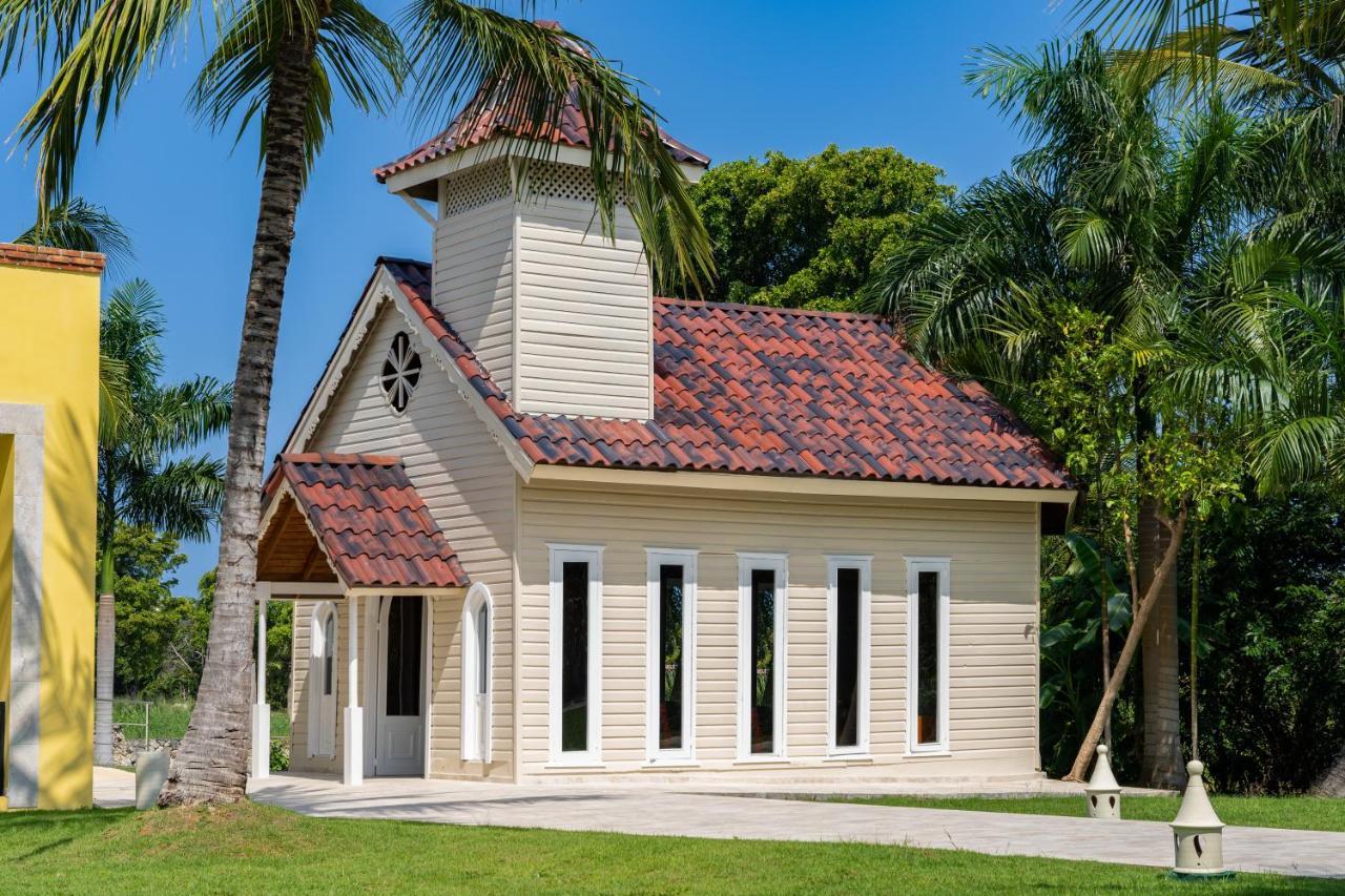 Caribe Deluxe Princess Punta Cana Bagian luar foto The Chapel at the Royal Palm Beach Polo Country Club