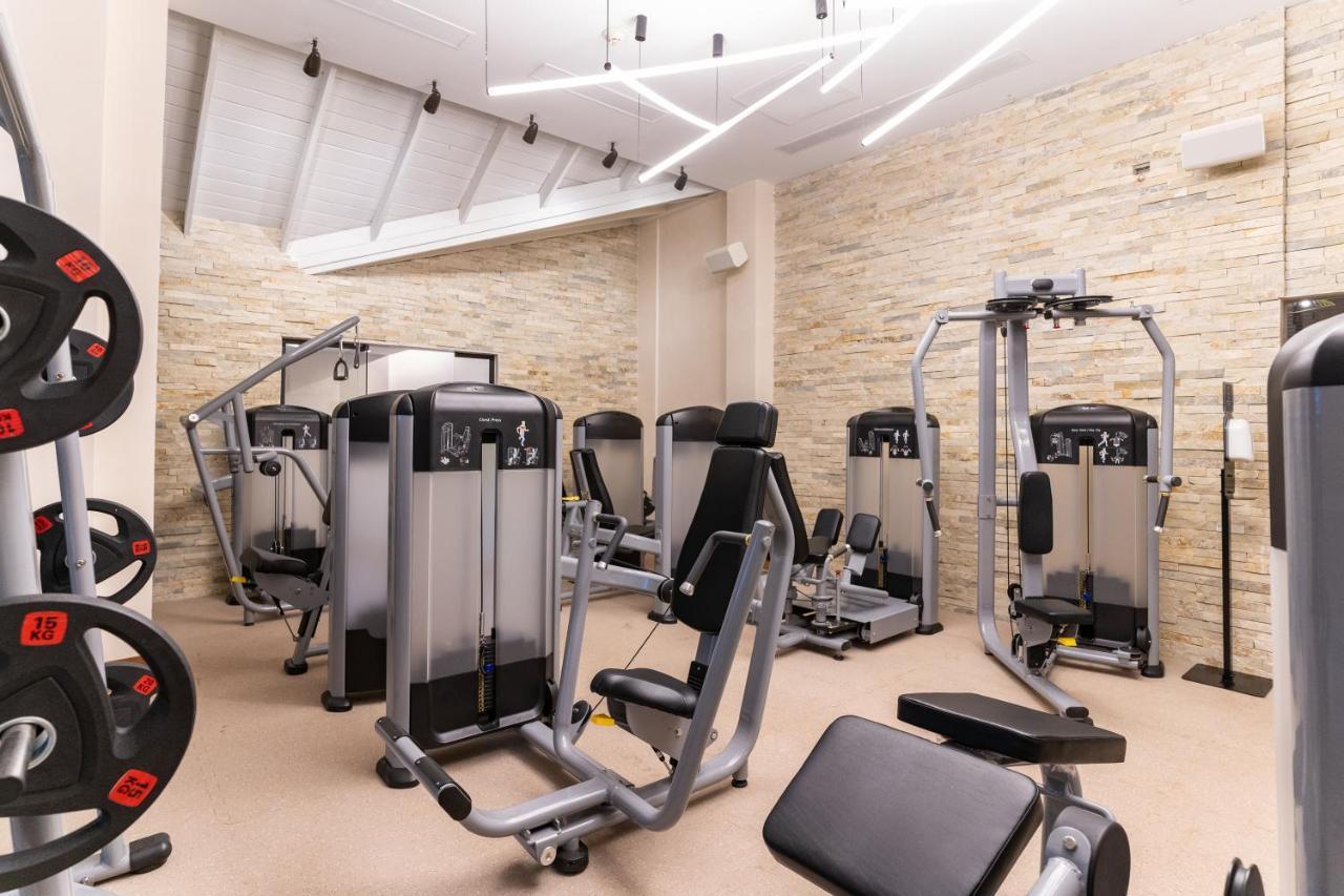 Caribe Deluxe Princess Punta Cana Bagian luar foto A gym