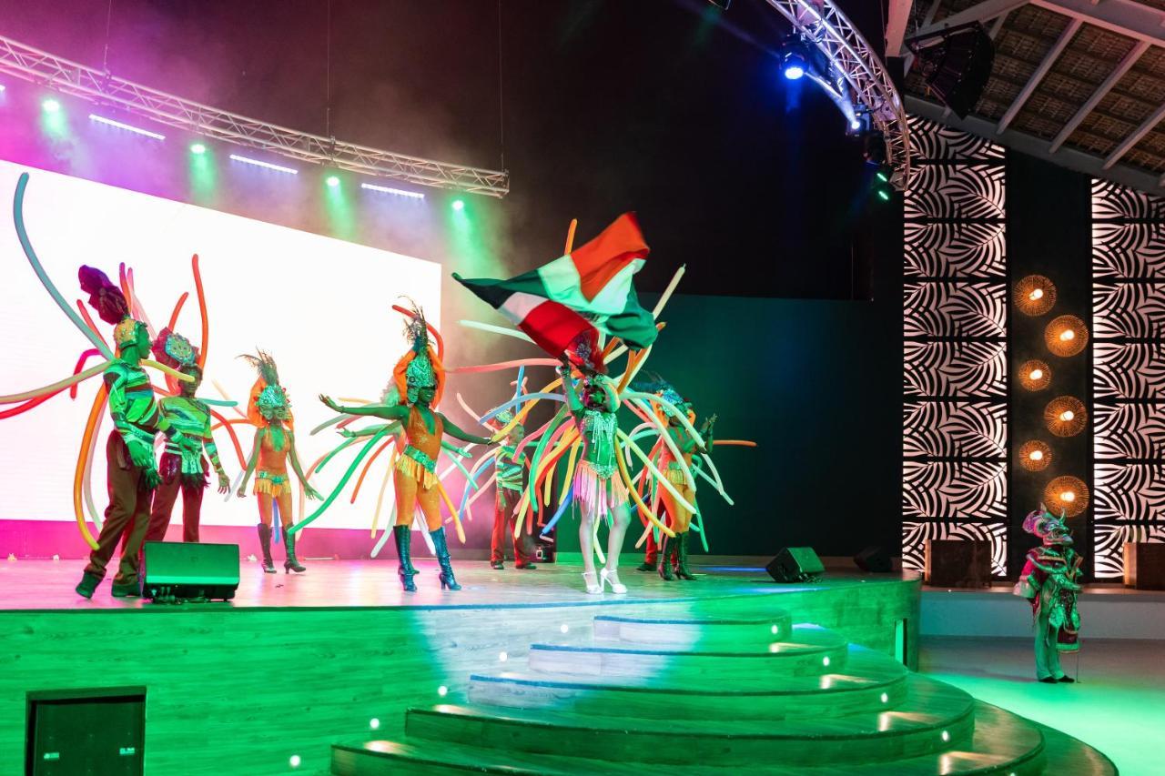 Caribe Deluxe Princess Punta Cana Bagian luar foto The Palestinian flag at the 2013 Miss Earth