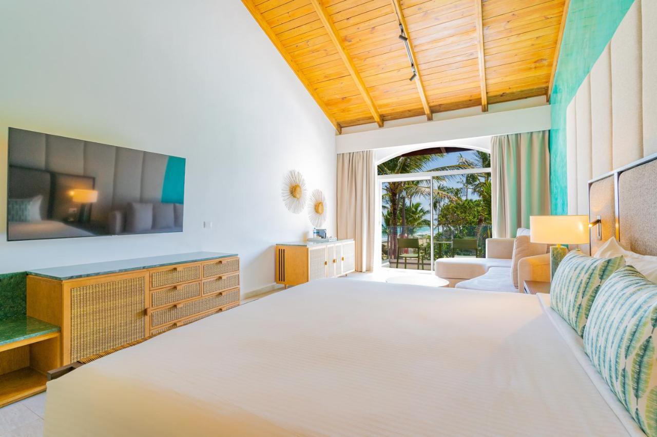 Caribe Deluxe Princess Punta Cana Bagian luar foto A room at the hotel